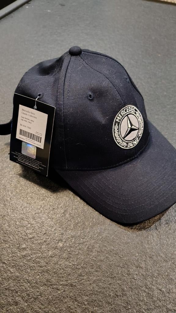 pet en 2 t-shirts van Mercedes., Verzenden, Nieuw, Maat 52/54 (L), Overige kleuren