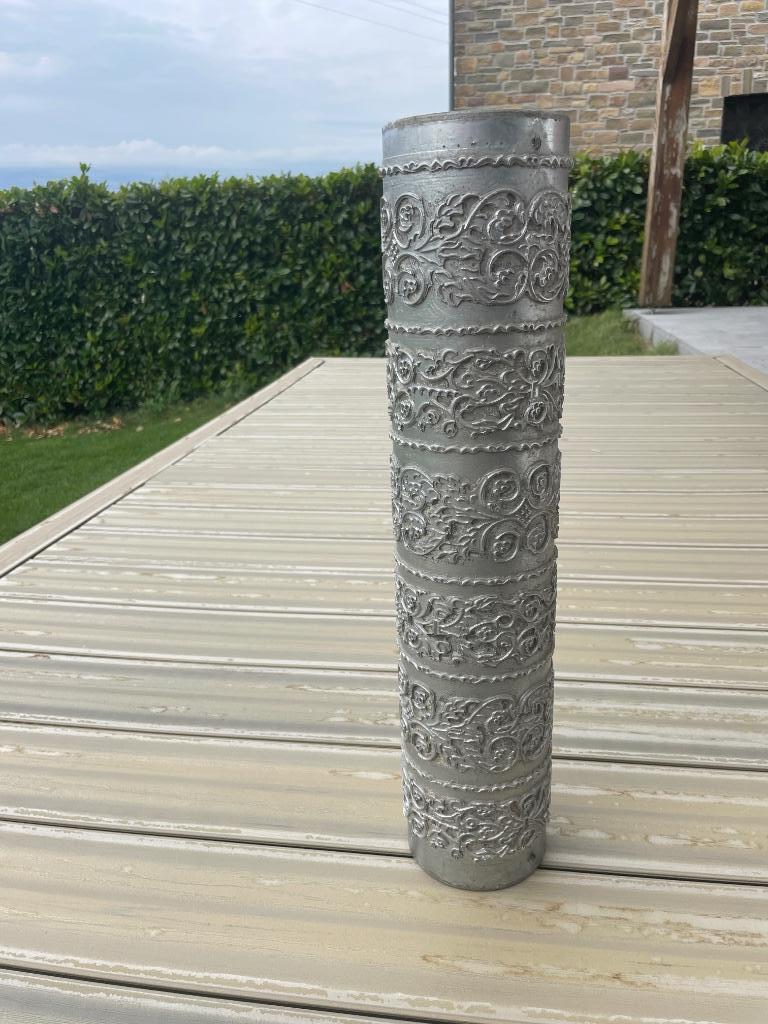 moule cylindrique de tapisserie peint en argent –, Enlèvement