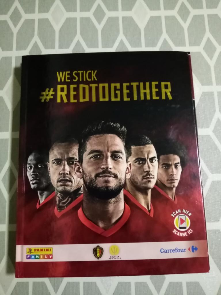 ALBUM COMPLET WE STICK#REDTOGETHER- CARREFOUR 2018, Collections, Enlèvement ou Envoi