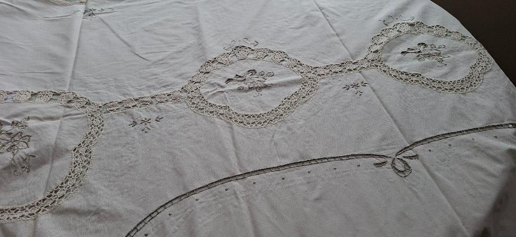 mooi&uniek ecru tafellaken met handmade afgewerkt .zie info, Huis en Inrichting, Nieuw, Ophalen of Verzenden, Katoen, Beige