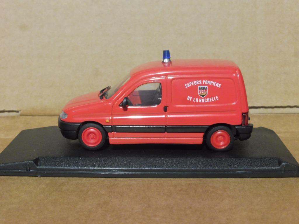 1:43 Eligor Citroën Berlingo Brandweer (los model op plint), Enlèvement ou Envoi, Utilisé, Voiture
