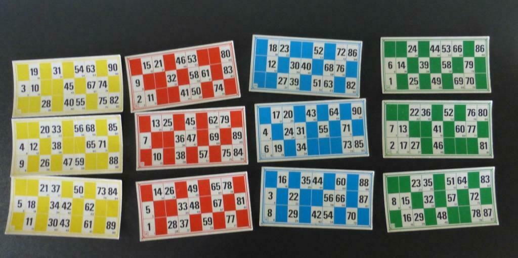 12 stevige bingokaarten met cijfercijfjes, Ophalen of Verzenden, Zo goed als nieuw