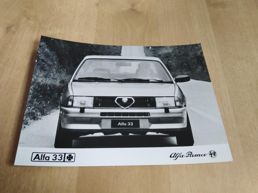 Foto alfa Romeo 33 voorkant, Livres, Enlèvement ou Envoi, Comme neuf, Alfa Romeo