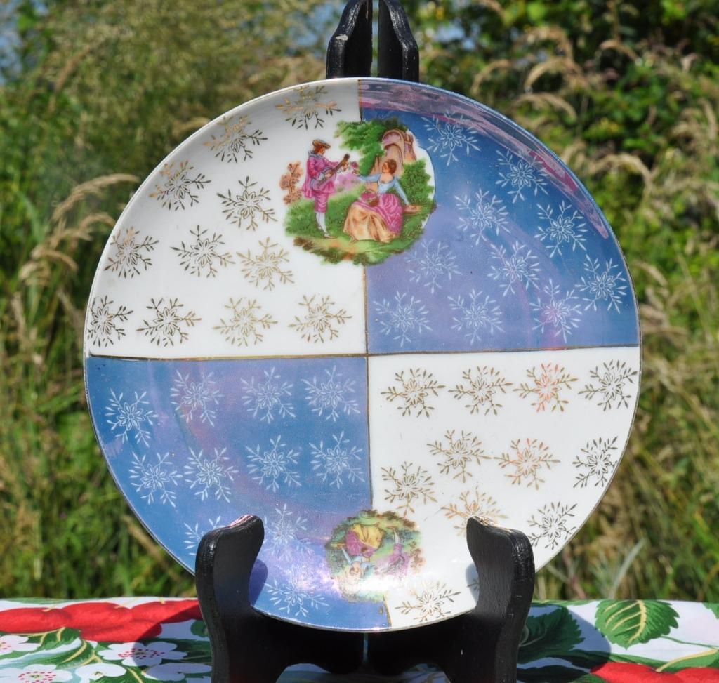 Assiette porcelaine motif galants, Enlèvement ou Envoi