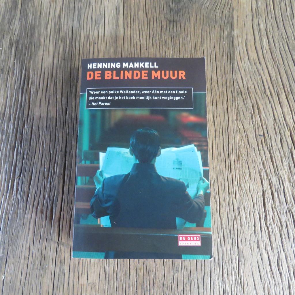 De blinde muur Henning Mankell, Enlèvement ou Envoi