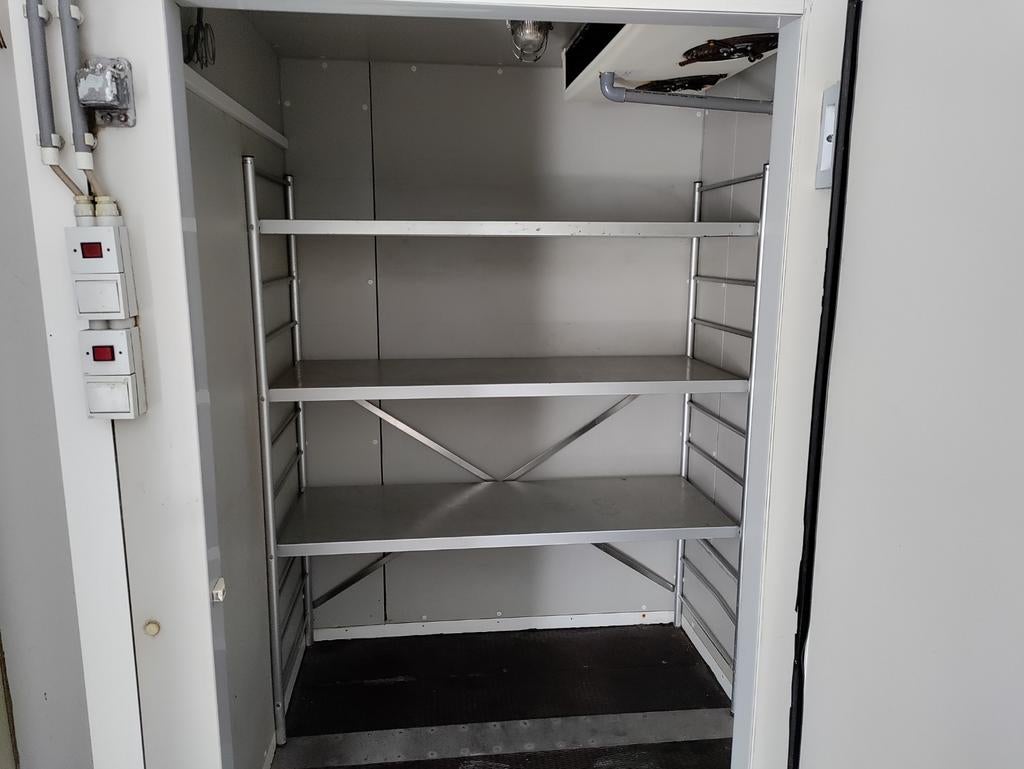 Rek voor in frigo 150*180 weg wegens verhuis, Ophalen, Gebruikt, Meubilair