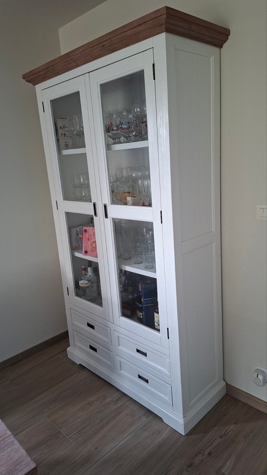 te koop echt hout geen laminaat! niks van schade aan., Huis en Inrichting, Kasten | Buffetkasten, Ophalen, Pastorij
