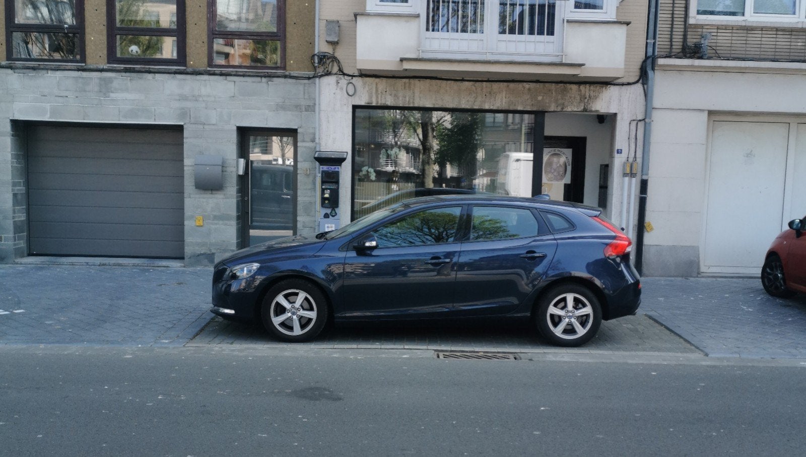 Volvo V40 2014 benzine, Auto's, Volvo, Voorwielaandrijving, Euro 5, Stof, Zwart