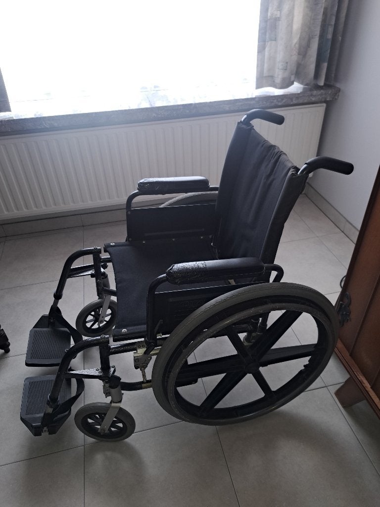 Manuele rolstoel met voetsteunen, Enlèvement, Pliant, Utilisé, Fauteuil roulant à pousser