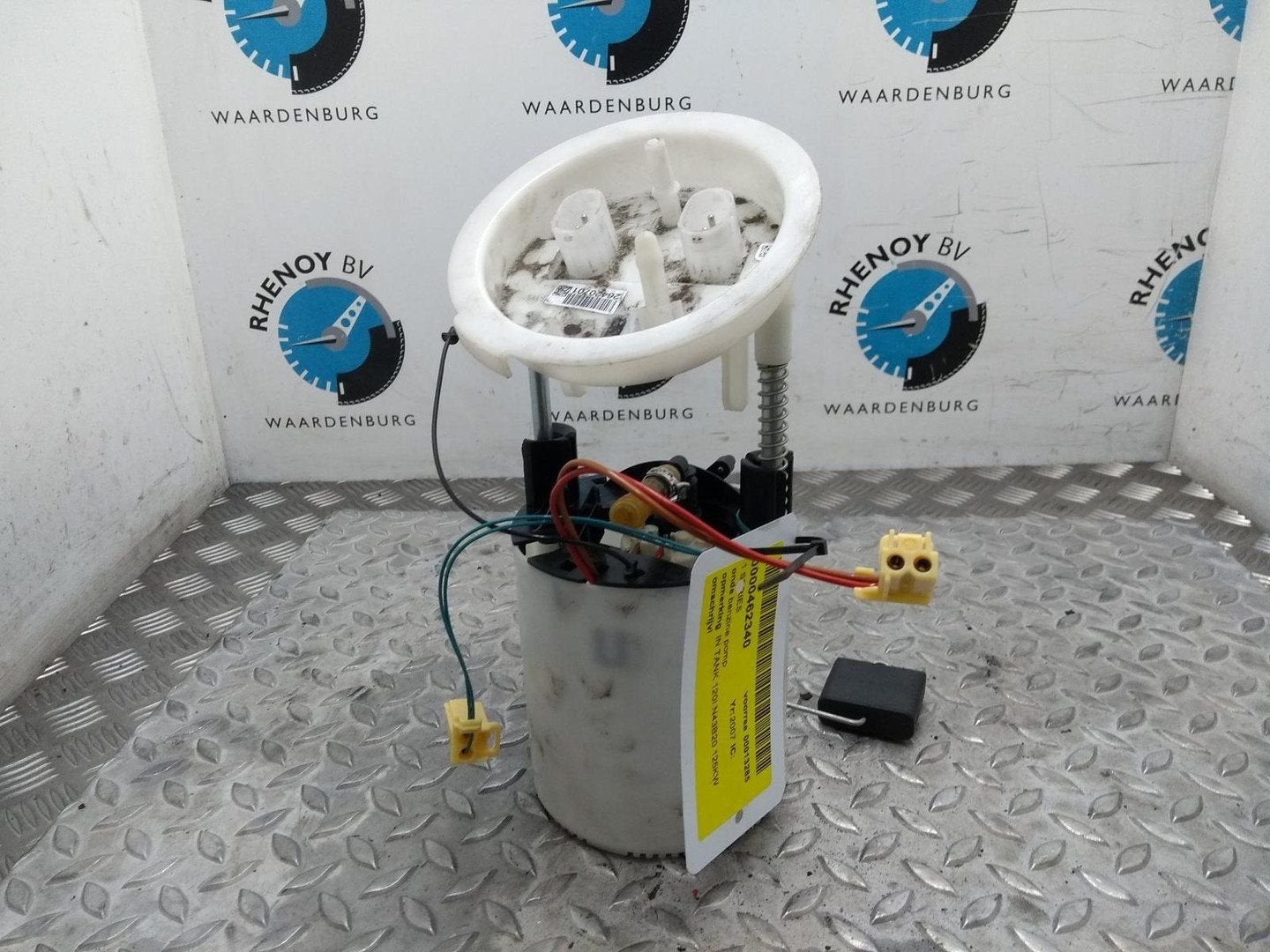 BMW 1 SERIES 120i BRANDSTOF POMP VOOR DE INJECTOR 1611719707, Ophalen of Verzenden, Gebruikt, ARN erkend