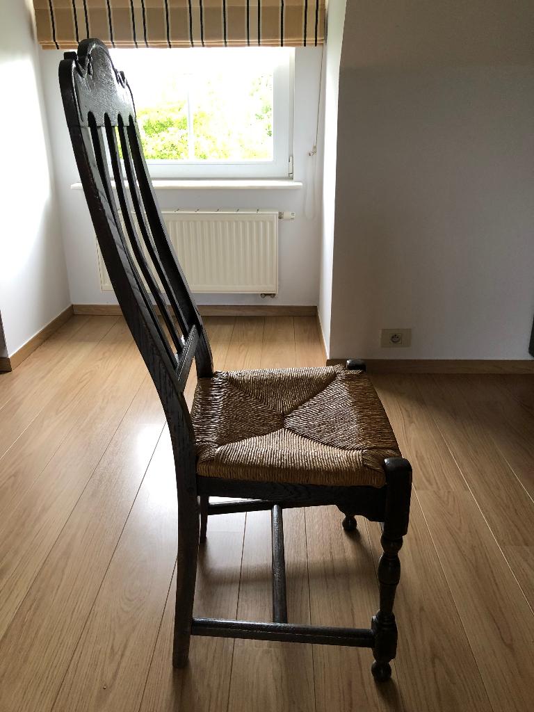 Eetkamerstoelen merk EBENO kopie antiek in eik, Ophalen
