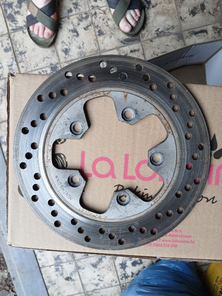 SUZUKI GSXR750 1991 ACHTERSTE REMSCHIJF, Enlèvement, Utilisé