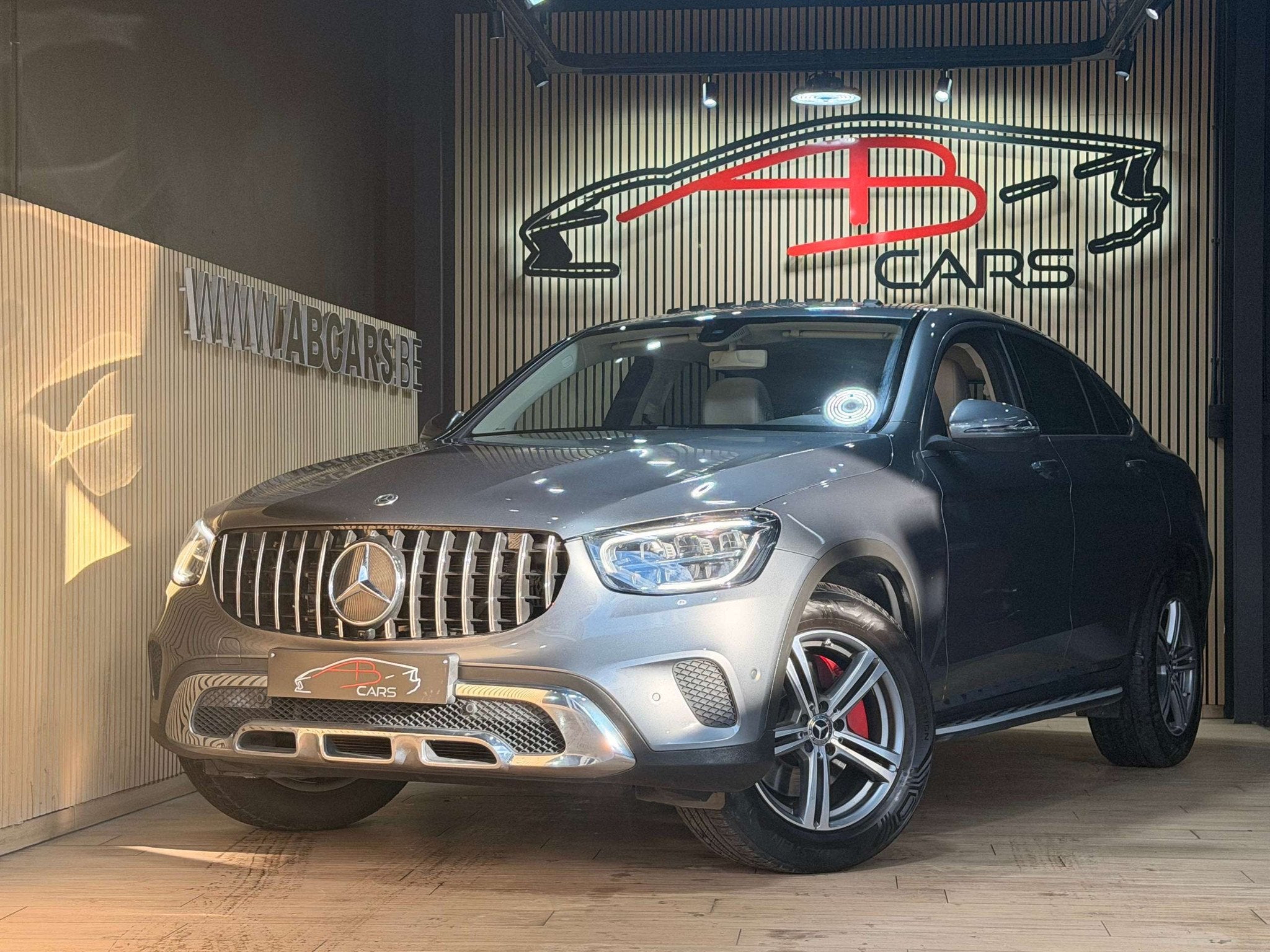 Mercedes-Benz GLC 200 4-Matic * COUPE * LOOK PACK AMG * GAR, Autos, Cuir, Argent ou Gris, 5 portes, 5 places