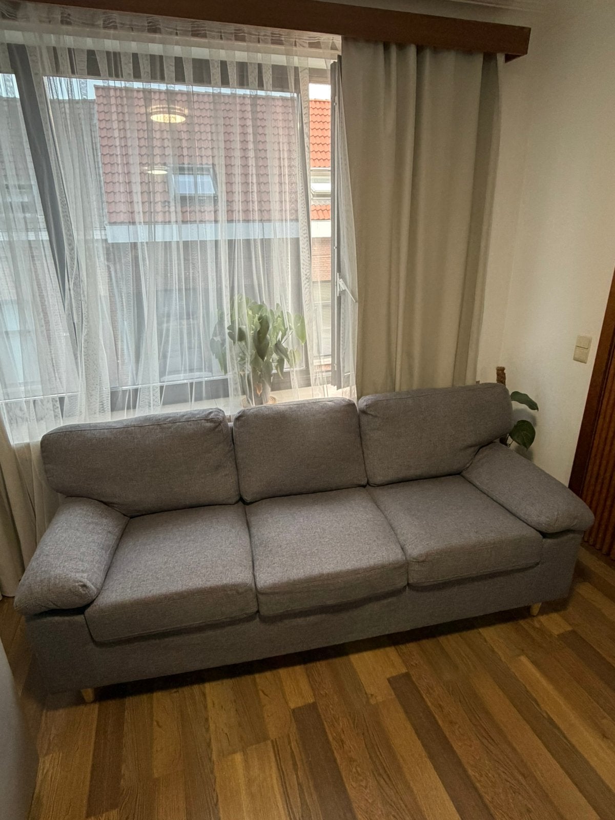 JYSK GEDVED 3-Seater Sofa – Grey, Huis en Inrichting, Ophalen, Zo goed als nieuw