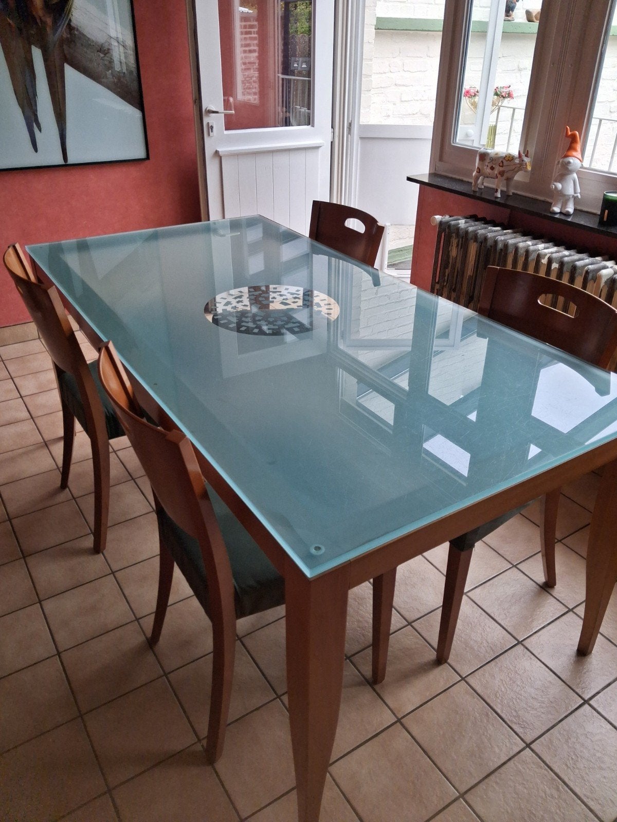 Mooie glazen tafel met 4 stoelen .  Gratis mee te nemen, Huis en Inrichting, Ophalen