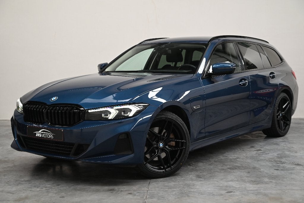 BMW 330e | Trekhaak | Head-Up Display | Shadow Line | BTW, Automaat, Achterwielaandrijving, 4 cilinders, Blauw