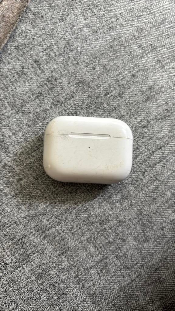 Airpods pro 1 case, Telecommunicatie, Ophalen, Gebruikt, In gehoorgang (in-ear), Draadloos opladen