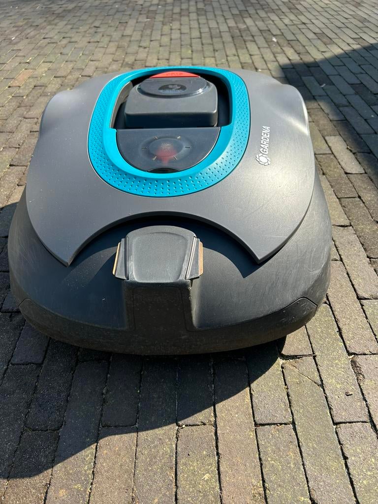 Robotmaaier Gardena Sileno 1600 smart, Ophalen, Zo goed als nieuw, 20 tot 25 cm, Bestuurbaar via app