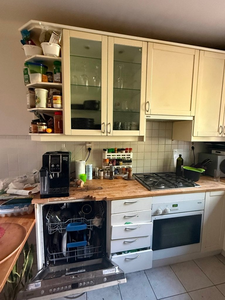 Gratis af te halen – Keuken (zelf afbreken) – Kessel-Lo, Huis en Inrichting, Ophalen, Gebruikt, Wit, Hoekkeuken