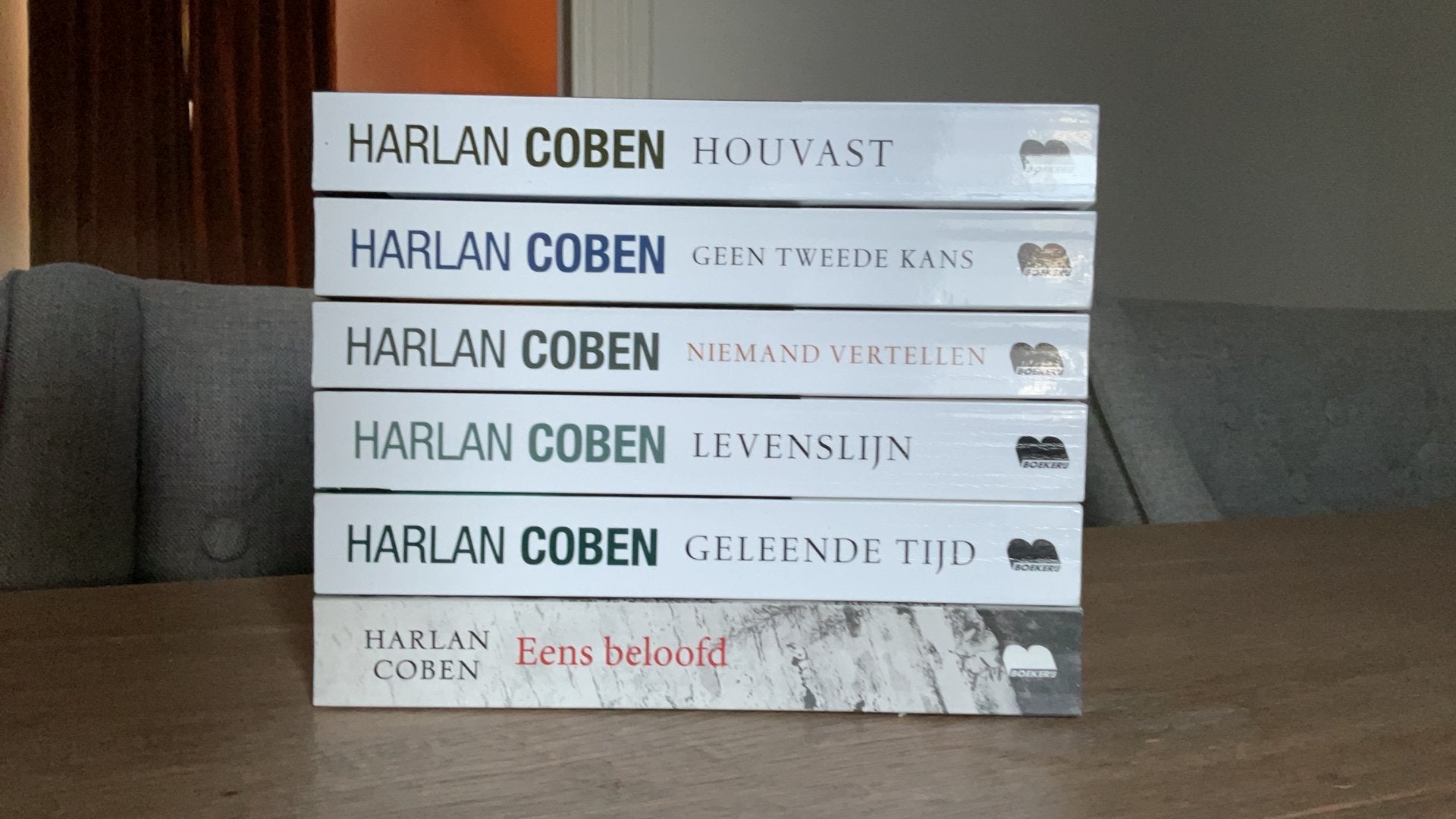 boekenkast opruiming harlan coben, Boeken, Ophalen, Zo goed als nieuw, België