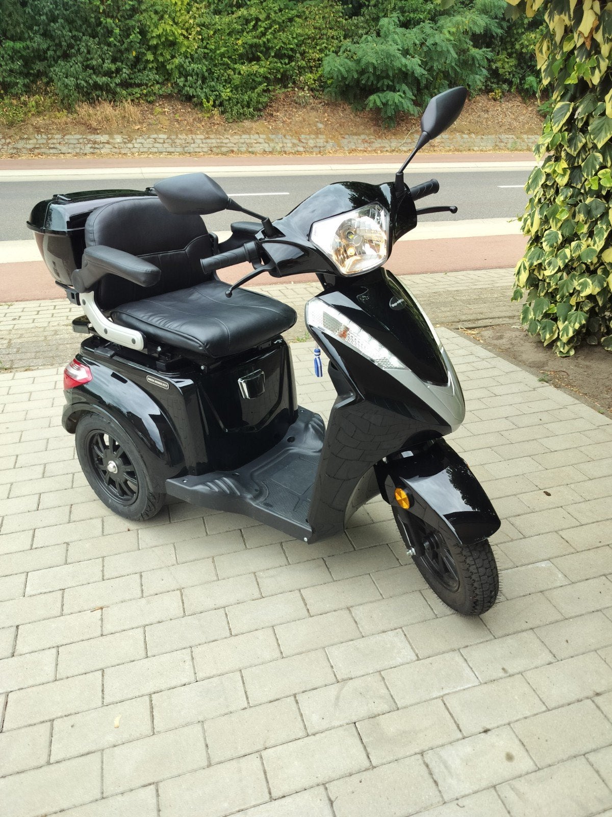 trottinette de mobilité vide, Divers, Enlèvement, Neuf, 16 à 25 km, 16 km/h ou plus
