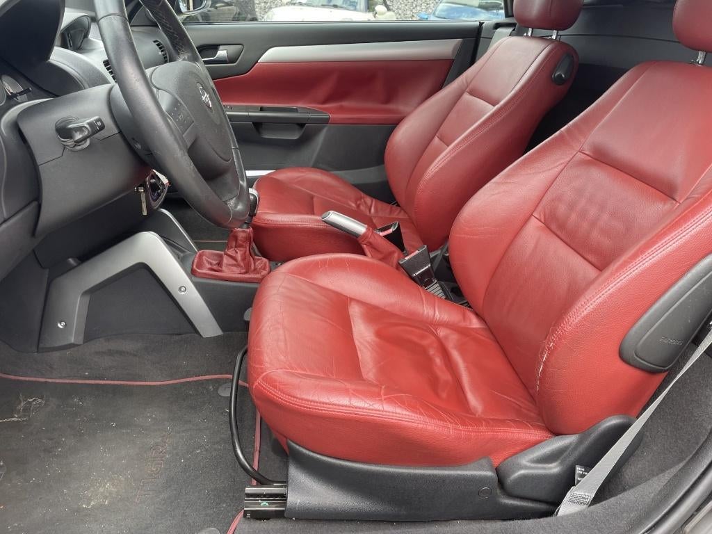 Opel Tigra 1.4 Benzine 143 000 km *2008*, Auto's, Voorwielaandrijving, Zwart, Leder, Bedrijf