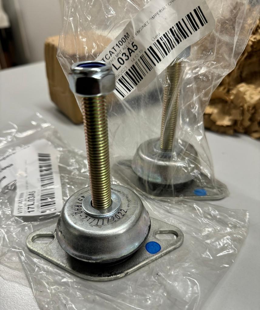 2 pièces - Support moteur Caterham 7 Vibra 73-07 Motorsport, Enlèvement ou Envoi