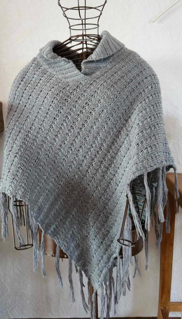 Poncho cape veste gris C&A Yessica taille M, Vêtements | Femmes, Pulls & Gilets, Porté, Taille 38/40 (M), Gris, Enlèvement ou Envoi
