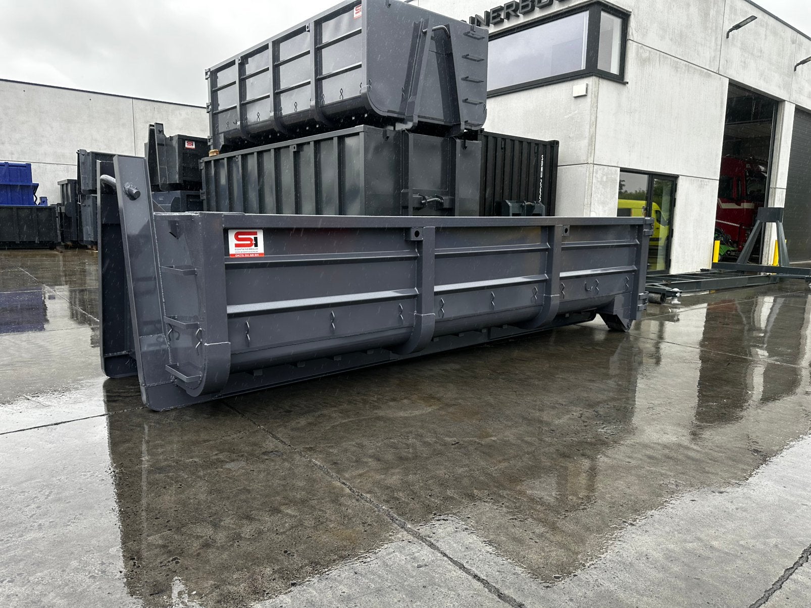 Containers op voorraad, Enlèvement
