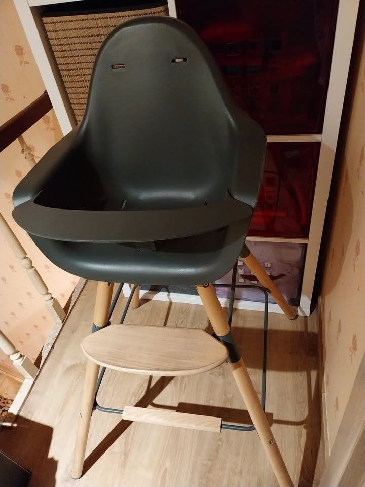 Childhome Evolu eetstoel met accessoires, Kinderen en Baby's, Ophalen, Gebruikt, Meegroeistoel, Gordel(s)