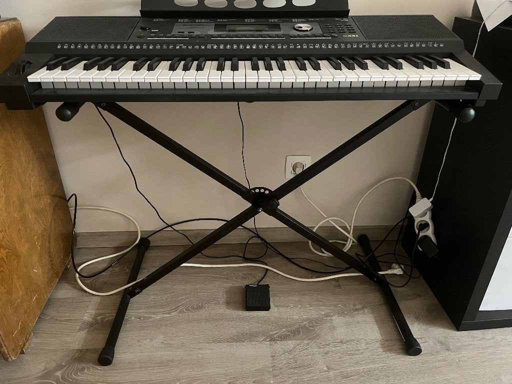 Keyboard, Musique & Instruments, Claviers, Comme neuf, 61 touches, Autres marques, Sensitif, Avec pied, Connexion MIDI, Enlèvement