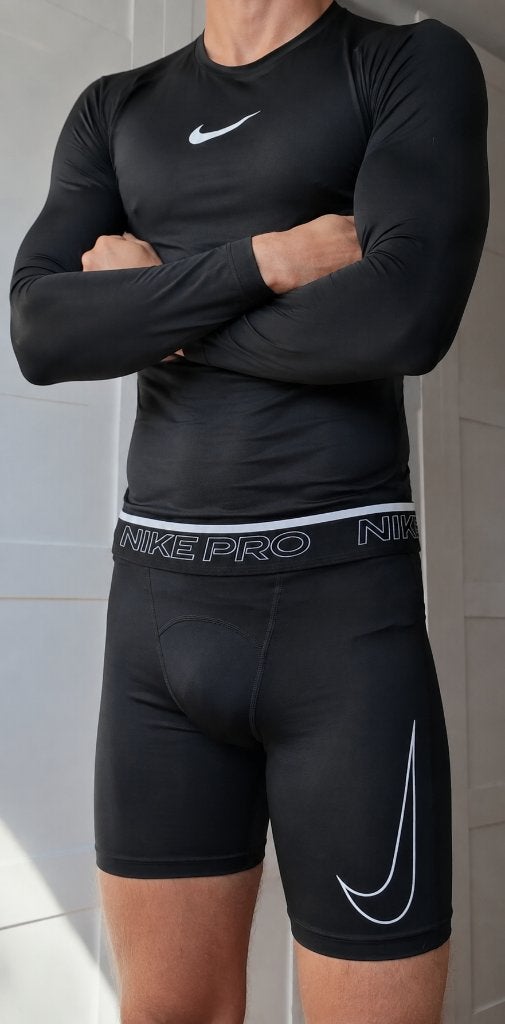 Vêtements de sport Nike Thermo, Sports & Fitness, Taille S, Envoi, Utilisé, Set