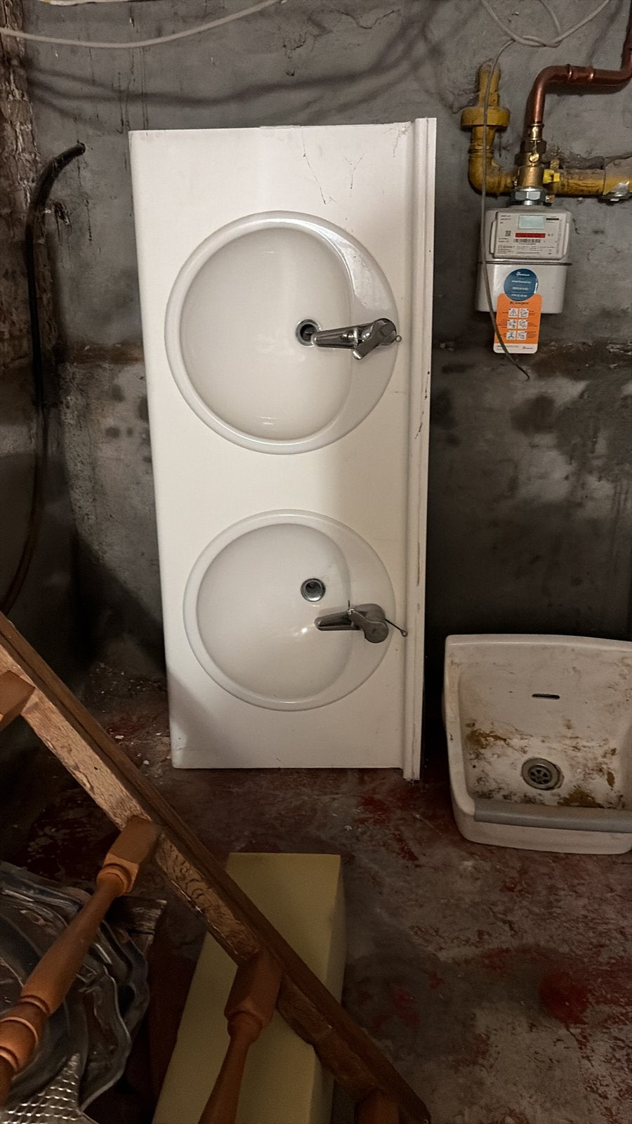 2 maal dubbele lavabo 3 maal wastafel en 2 maal bidet, Ophalen, Zo goed als nieuw