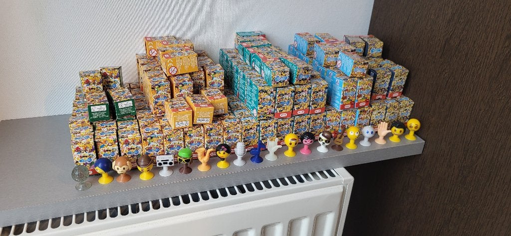 aldi emoji - 250 stuks !, Collections, Aldi, Enlèvement ou Envoi