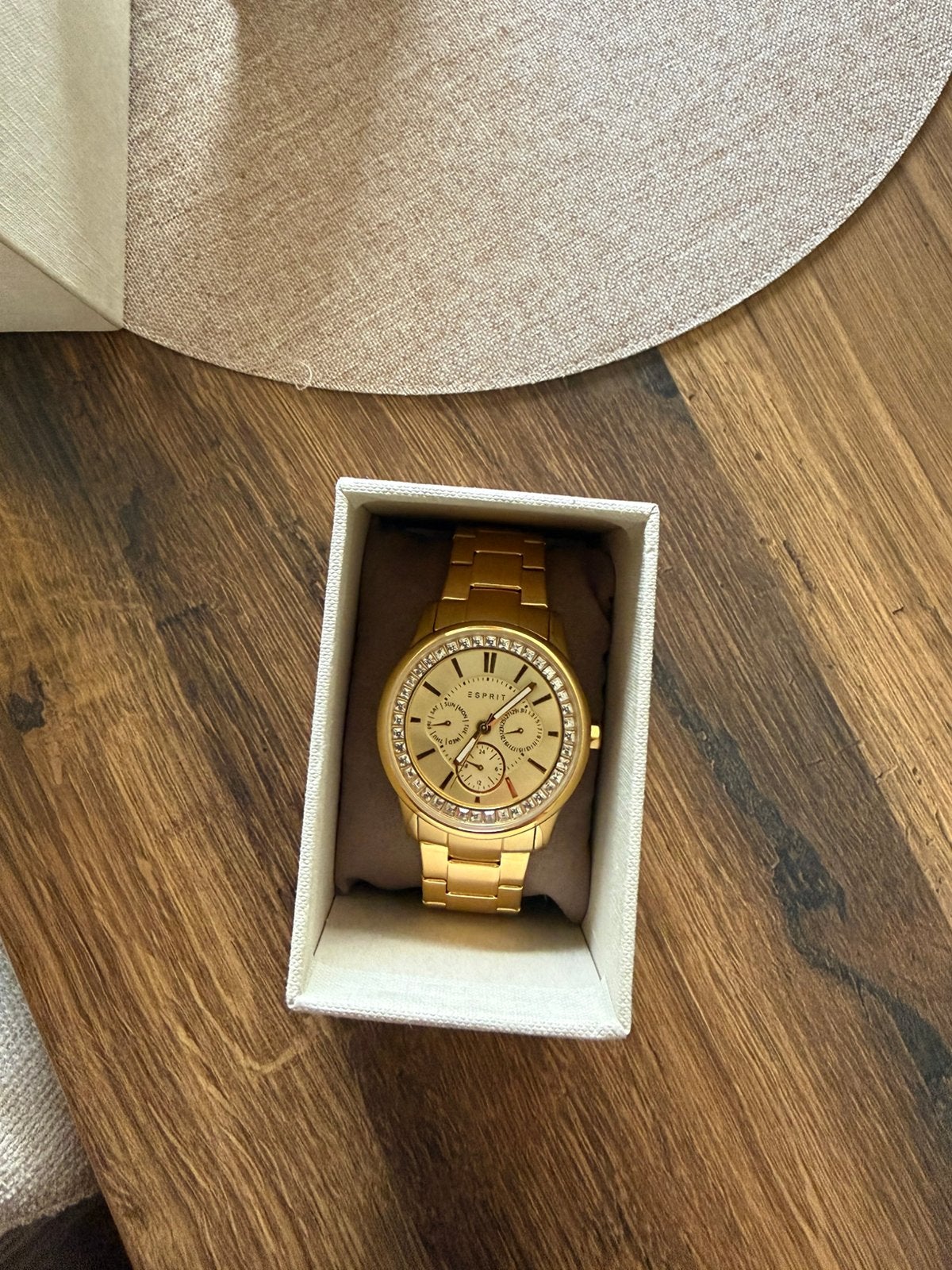 Gouden horloge Esprit NIEUWSTAAT, Handtassen en Accessoires, Horloges | Dames, Ophalen, Nieuw, Goud, Goud