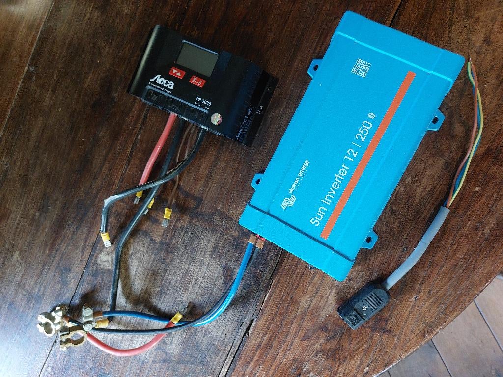 Zonnepaneel installatie offgrid, Enlèvement, Système complet, 200 watts-crêtes ou plus