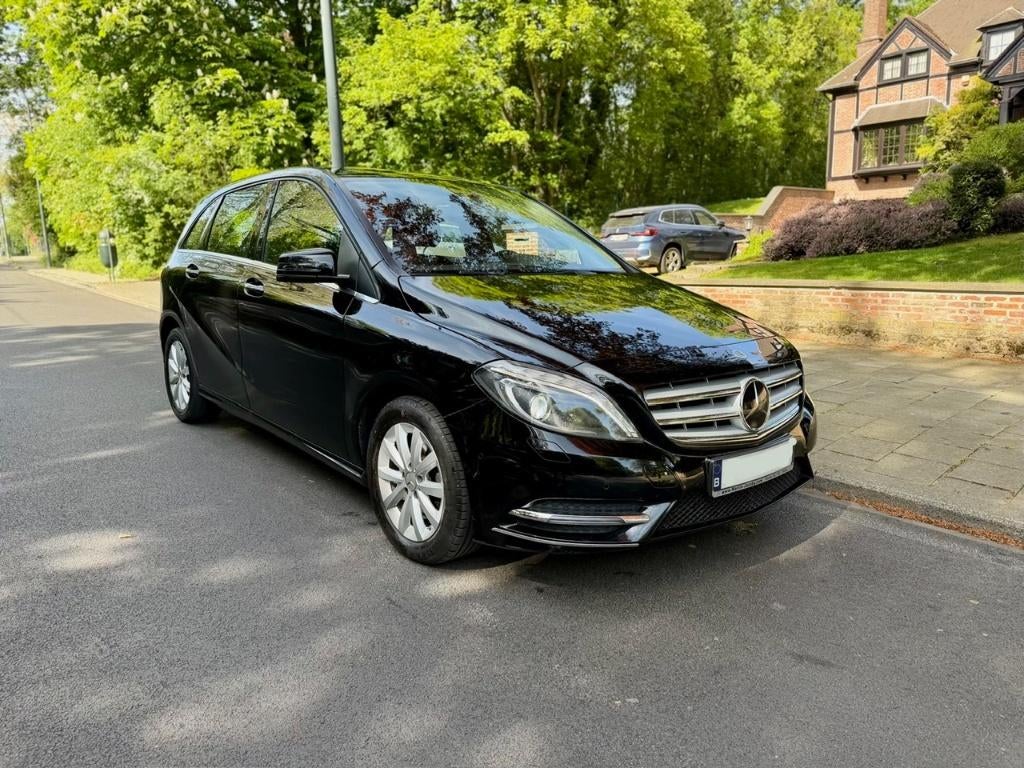 Mercedes B 180 benzine  Automaat Airco, Navi + Garantie, Auto's, 4 cilinders, Zwart, 5 deurs, Particulier