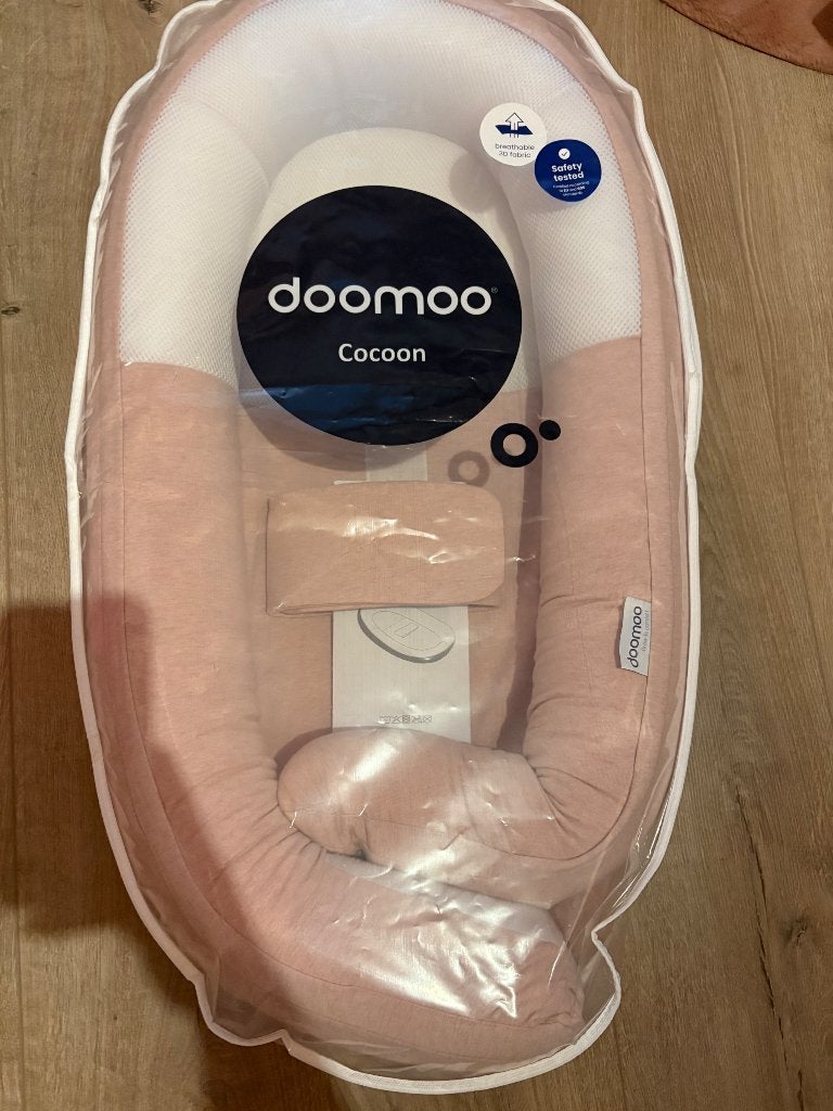 Babynestje Doomoo roze, Ophalen, Zo goed als nieuw, Overige typen