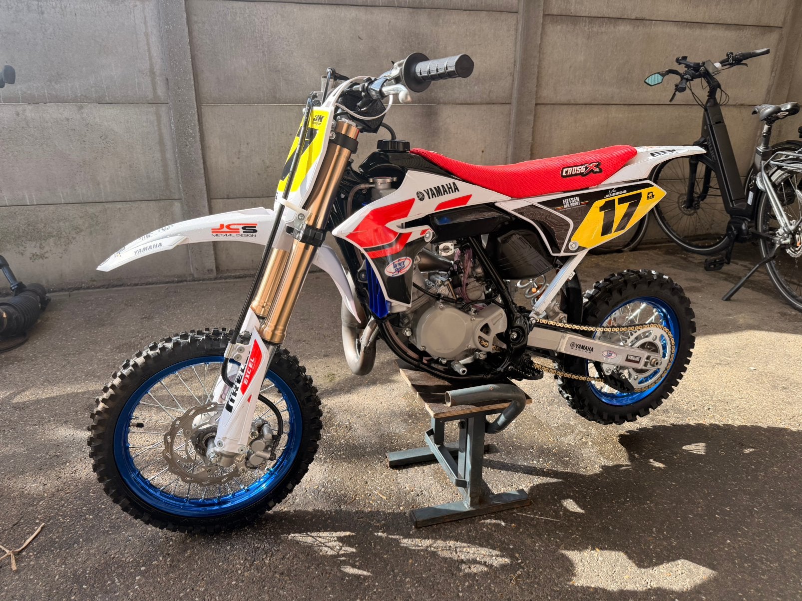 Yamaha YZ65, Particulier
