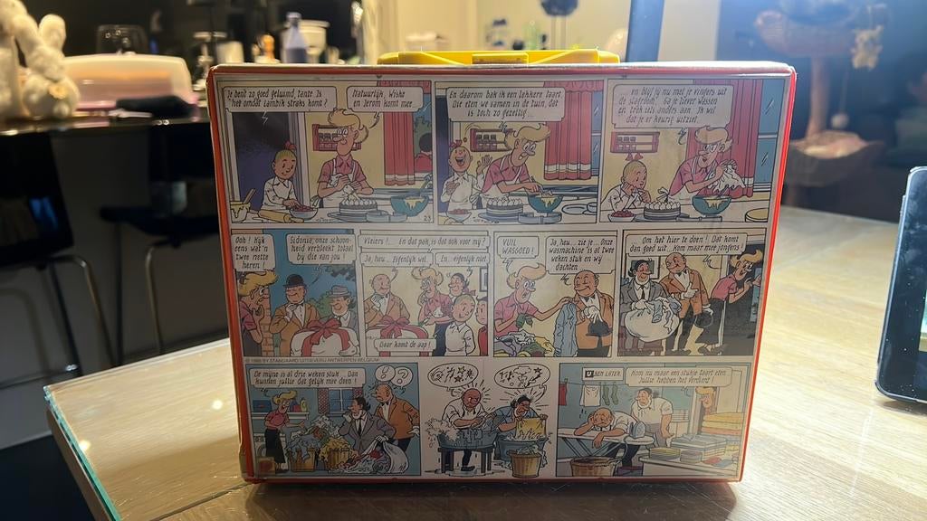 Suske en wiske koffertje, Boeken, Verzenden, Zo goed als nieuw