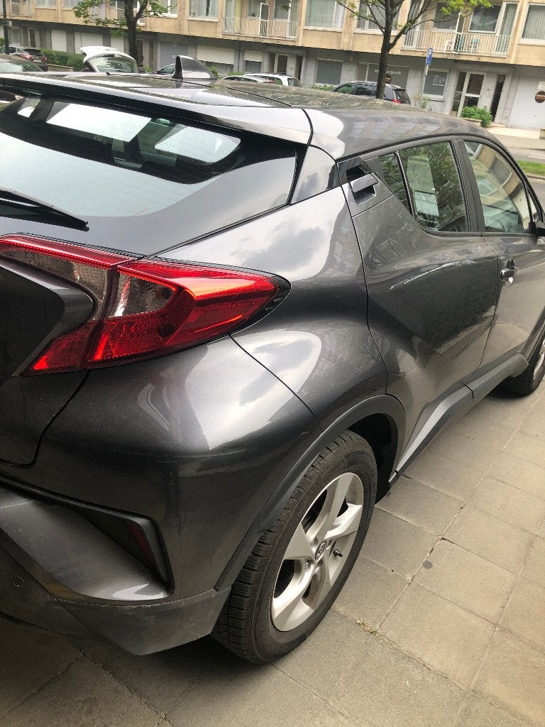 Toyota C-HR Hybride 1.8 122 ch, Autos, Toyota, Argent ou Gris, Achat, Euro 6, Noir