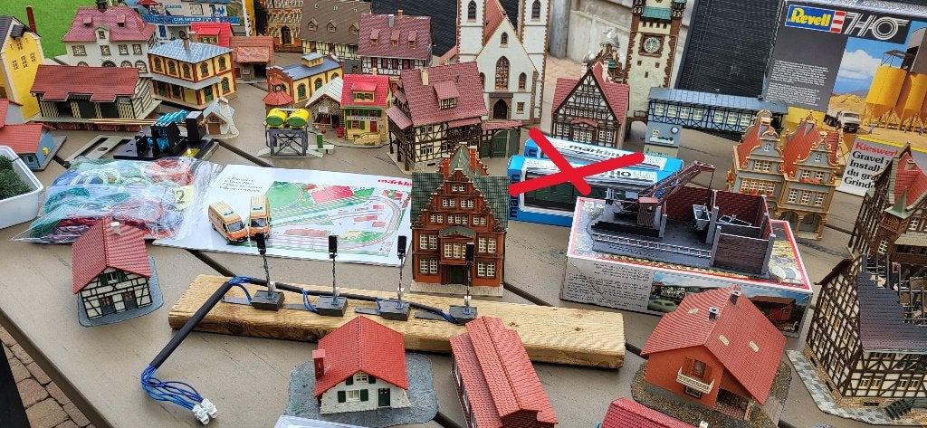 veel supermooie gebouwen en marklin - uitkiezen per stuk, Hobby en Vrije tijd, Ophalen of Verzenden, Zo goed als nieuw, Märklin