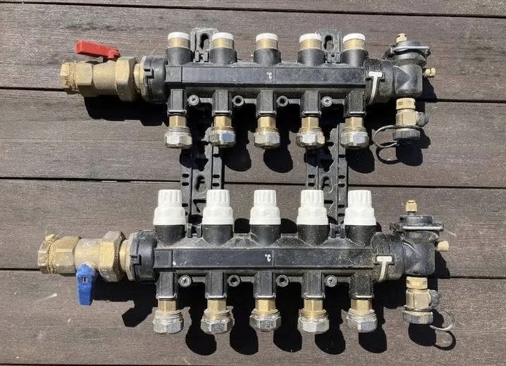 Twee PVC collectoren voor vloerverwarming 2x 5 kringen., Doe-het-zelf en Bouw, Ophalen, Zo goed als nieuw, Overige typen