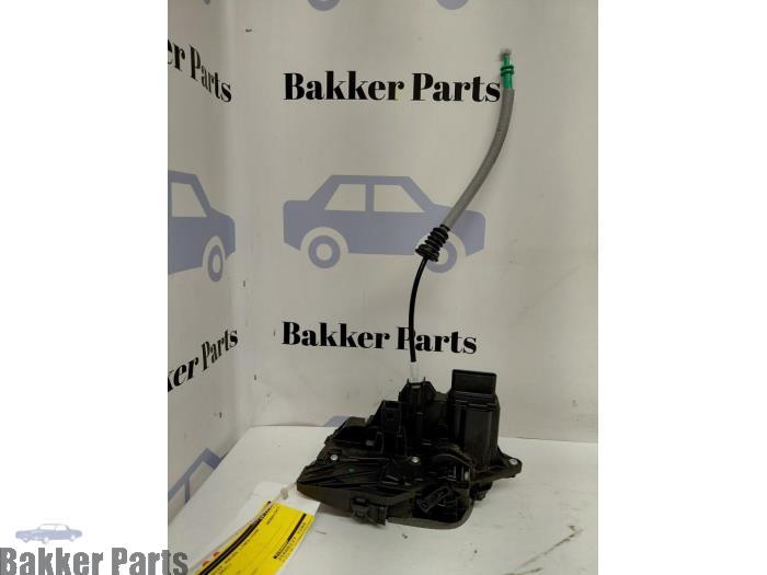 Deurslot Mechaniek 4Deurs links-voor van een Volvo V60, Gebruikt, -, -, Volvo