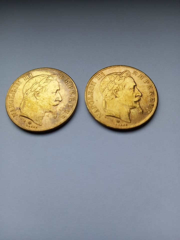 Plaqué or et répliques. Il y a deux pièces., Enlèvement, Or
