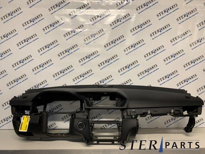 Dashboard van een Mercedes E-Klasse, Gebruikt, -, Ophalen of Verzenden, -