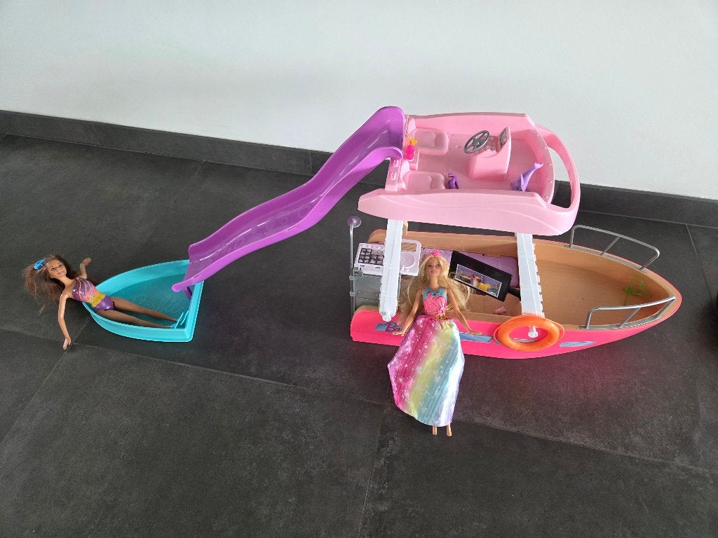 Bateau et poupées Barbie, Enfants & Bébés, Jouets | Poupées, Enlèvement, Utilisé, Barbie