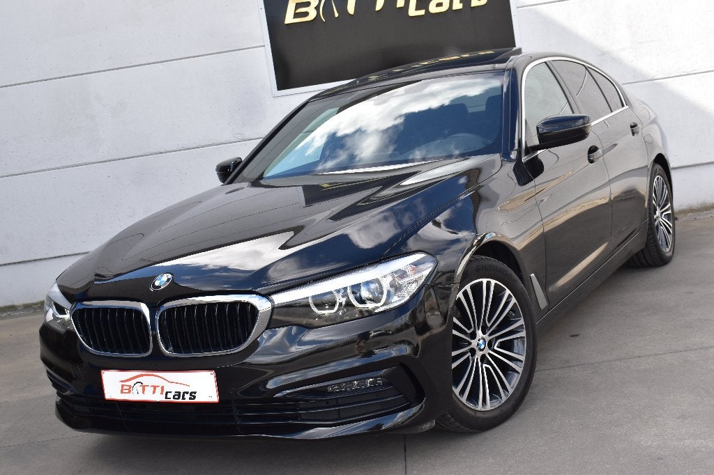 BMW 520i Sport-Line || Cuir || Panodak || Tableau numérique, Autos, Cuir, Entreprise, Garantie prolongée, Carnet d'entretien