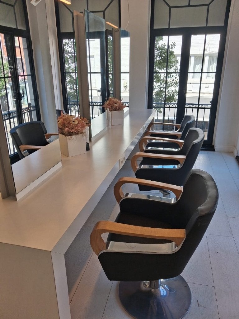 Kappersstoelen Dessange, Ophalen