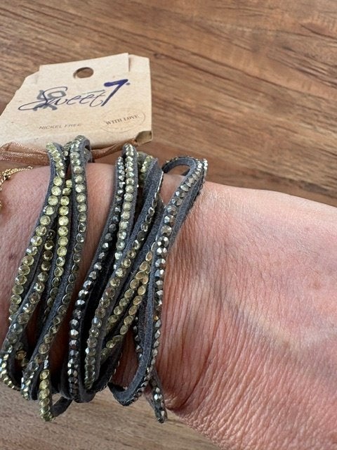 Nouveau bracelet, Bijoux, Sacs & Beauté, Bracelets, Enlèvement ou Envoi, Neuf, Gris, Synthétique ou Plastique